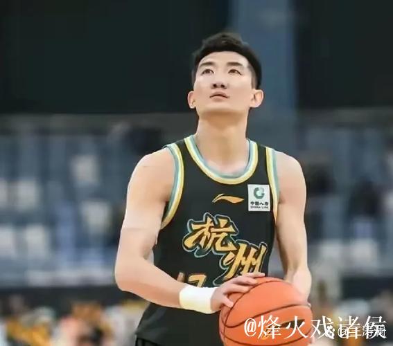 孙铭徽不高兴！拒绝布朗示好，两场比赛拿13分，1个难题困扰王博