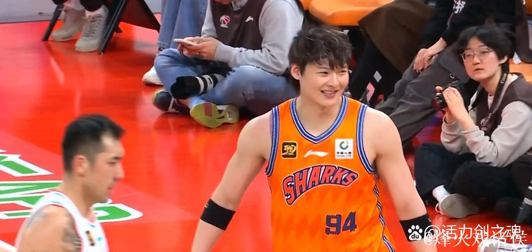 CBA夏联-王哲林21分上海胜福建 翁金郎23+7