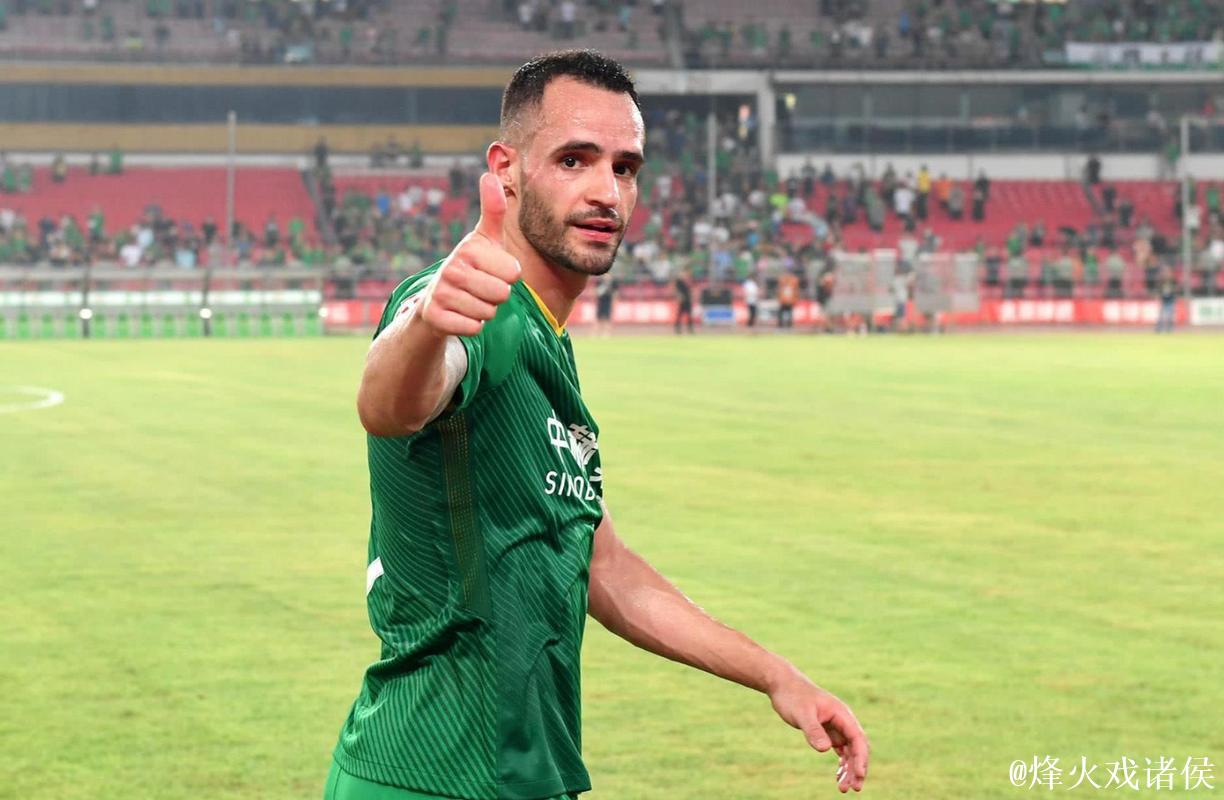 从绿茵场到电视台国安老将奥古斯托退役后首秀当评论员，球迷直说好看